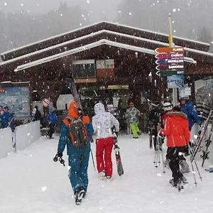Camping Mobilhome A 2 Pas Remontes, Samoëns